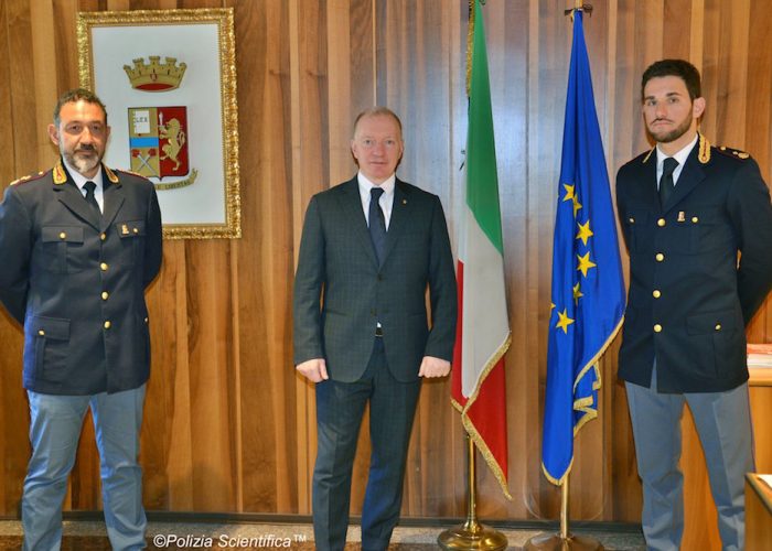 Il questore Ivo Morelli con i nuovi funzionari Lorenzo Mesiano (sx) e Francesco Filograno.
