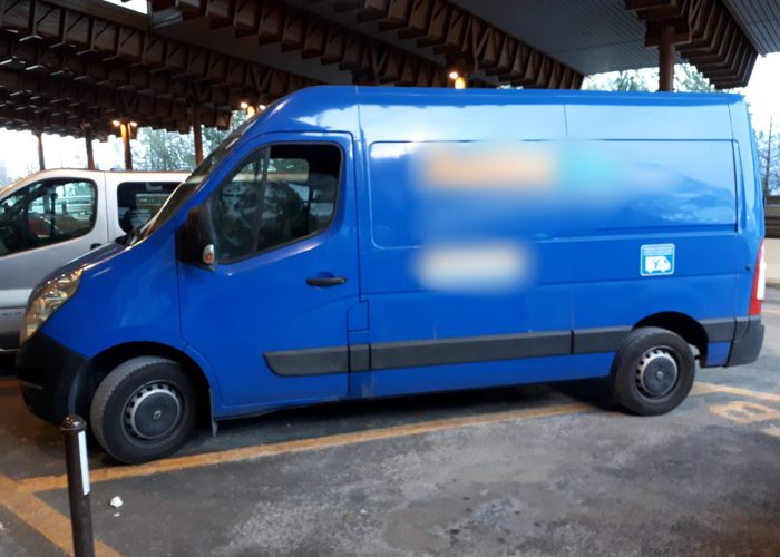 Il furgone fermato al Bianco dalla Polizia - foto Questura di Aosta