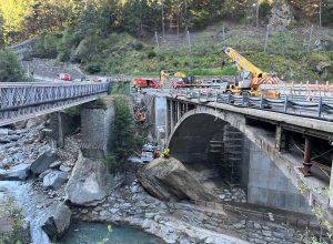 Furgone portavalori precipitato nel dirupo