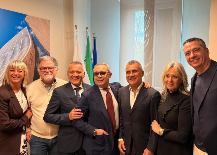 Chiara Fabbri ed il resto della Giunta Fiavet