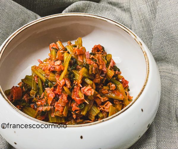 Gambi di coste in rosso