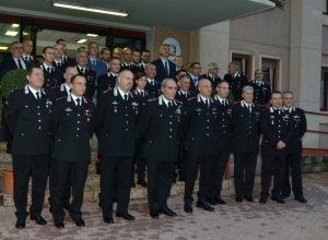 Il generale Mariuccia con i Carabinieri incontrati ad Aosta.