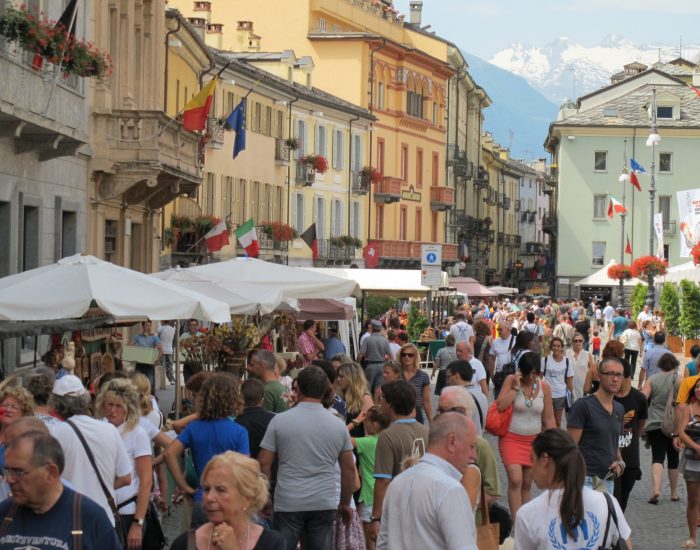 Turisti in centro - foto d'archivio
