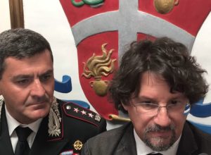 Da sx: il colonnello Battaglia e il procuratore  Bombardieri.