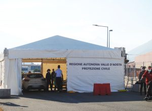 I tamponi "drive in" nell'area della Pépinière di Aosta