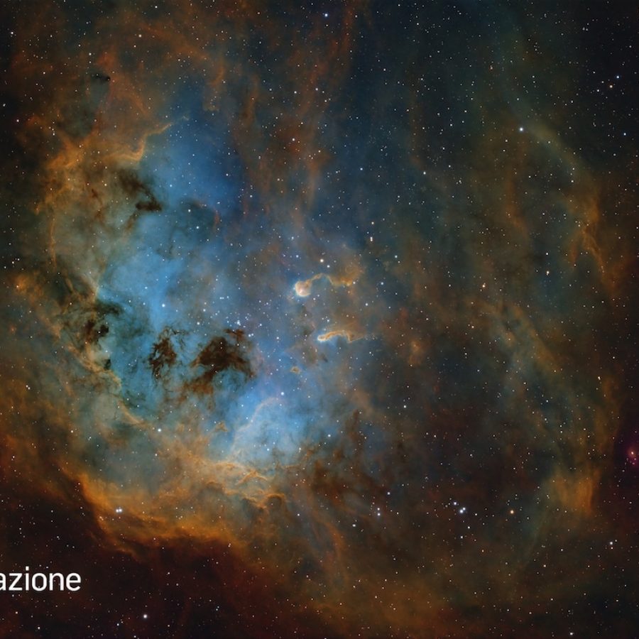 La nebulosa a emissione IC 410 avvolge l’ammasso aperto NGC 1893: il complesso si trova a oltre 12.000 anni luce di distanza, nella costellazione dell’Auriga. La splendida immagine è stata scattata dal vallone di Saint-Barthélemy, frazione di Porliod. Credit: cortesia Riccardo Civati (https://app.astrobin.com/u/AstroReghe#gallery) per la Fondazione C. Fillietroz-ONLUS