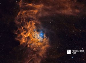 La nebulosa diffusa IC 405 nella costellazione dell'Auriga, ripresa nel cielo di Saint-Barthélemy. Credit: cortesia Marco Robecchi (https://www.instagram.com/marco_robecchi/) per la Fondazione C. Fillietroz-ONLUS