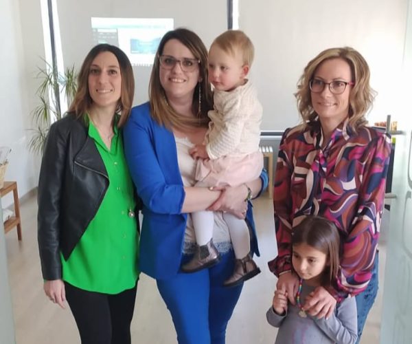 (In foto, da sinistra: Giada Bondon, infermiera e presidente della cooperativa Aequilibrium, Monia Janin, infermiera pediatrica e Anne Voyat, psicologa e collaboratrice dell'associazione)