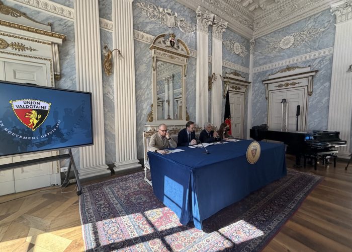 La presentazione degli eventi dell'Union Valdôtaine. Da sx: Martinet, Farcoz, Caveri e Hugonin