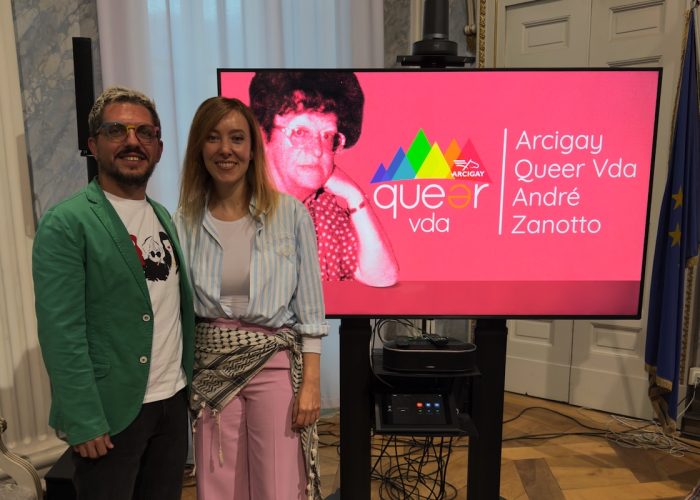 L'intitolazione di Arcigay ad André Zanotto. Da sx: Giulio Gasperini ed Elisa Zanotto