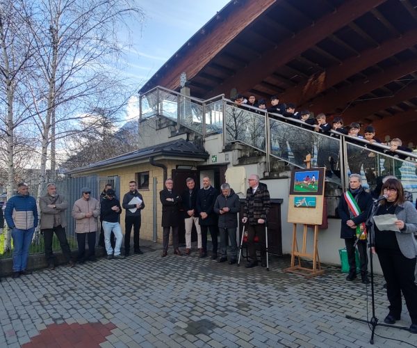 La cerimonia di intitolazione del campo sportivo polivalente di Aosta a Giorgio Carlo Dal Monte