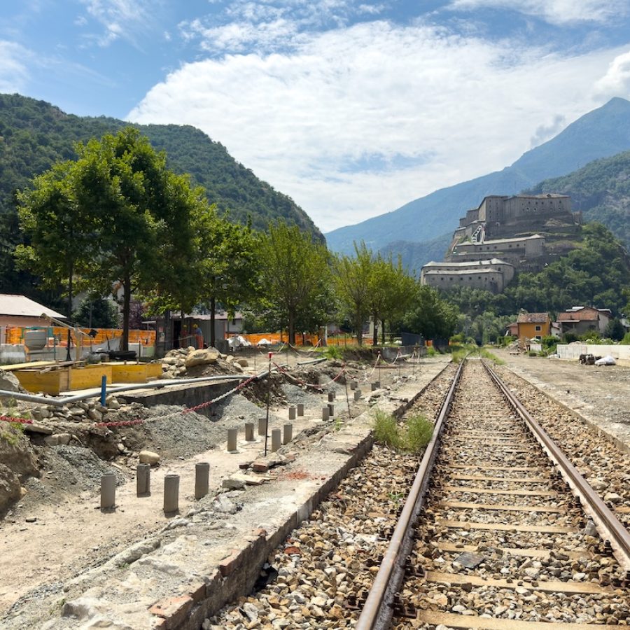I lavori di elettrificazione della linea ferroviaria Aosta-Ivrea - Foto Ufficio Stampa Regione Autonoma Valle d'Aosta