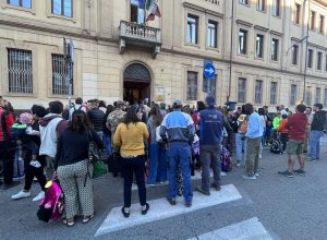 L'ingresso alle scuole elementari San Francesco