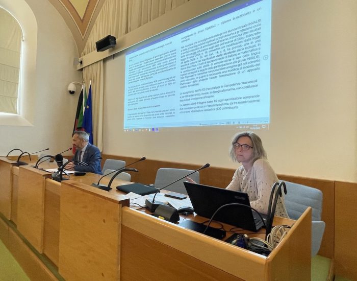 L'assessore al Sistema educativo Jean-Pierre Guichardaz e la sovrintendente agli Studi Marina Fey