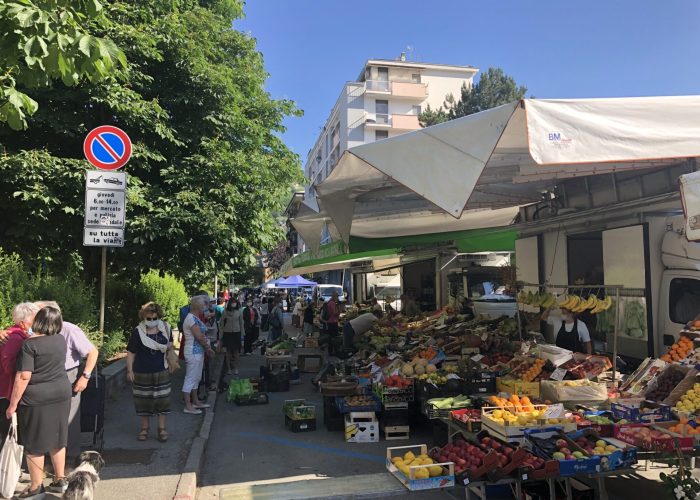 mercato viale della Pace