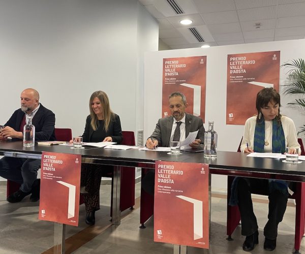 La presentazione del Premio Letterario Valle d'Aosta. Da sx: Petrocchi, Favre, Guichardaz e Marzi