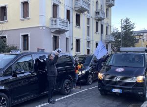 La protesta della categoria del noleggio con conducente ad Aosta