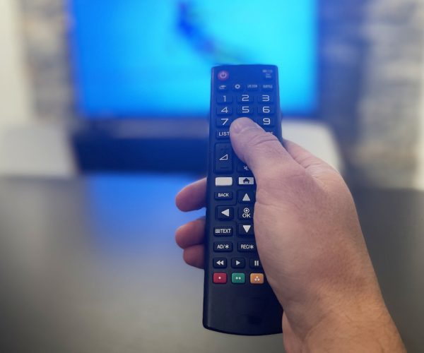 Tv - televisione - telecomando - digitale terrestre