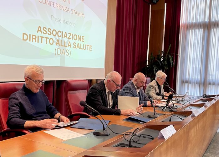 La presentazione dell'associazione Diritto alla Salute. Da sx: Uberti, Testolin, Marzi e Crotta