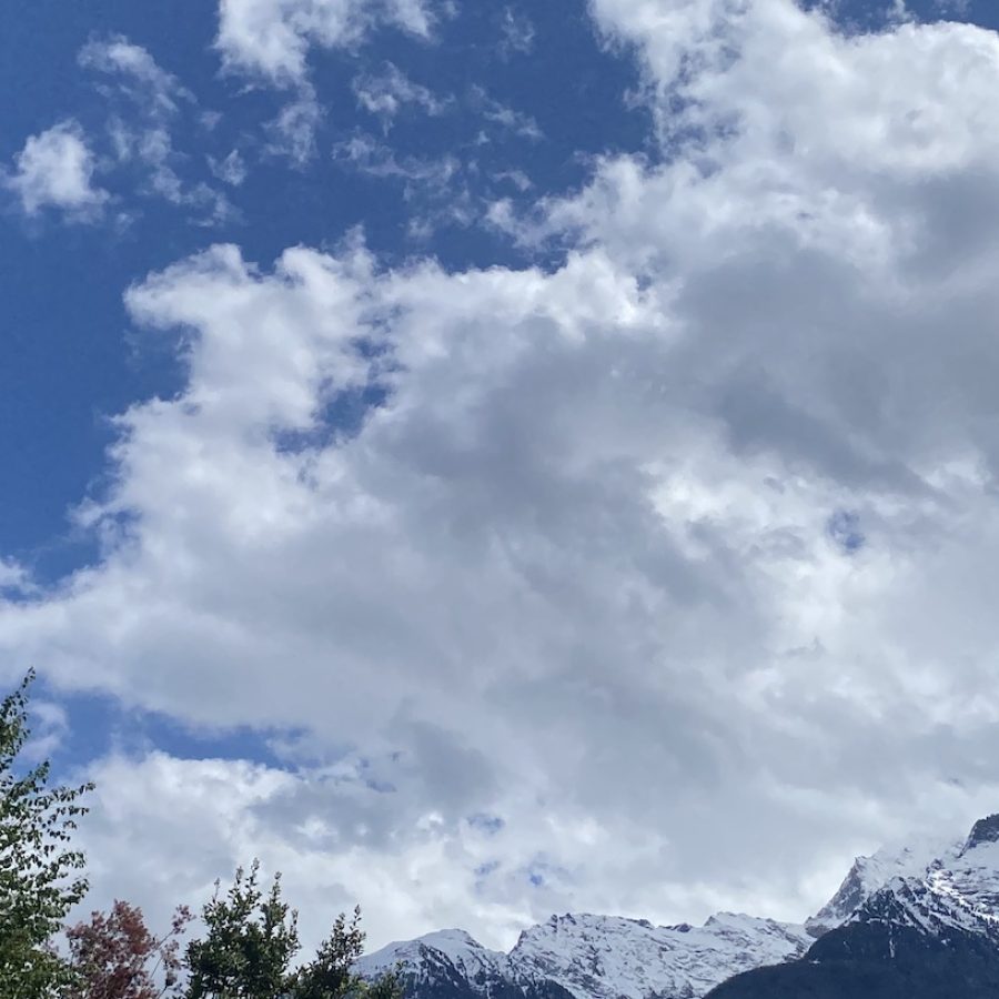 Cielo nuvole sole primavera soleggiato meteo