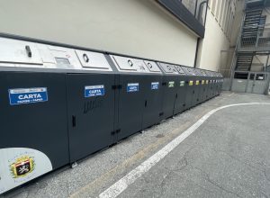 Bidoni - immondizia - rifiuti - differenziata - Aosta