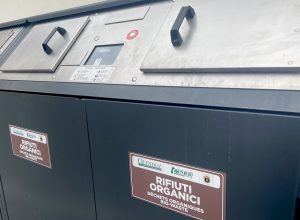 Bidoni - immondizia - rifiuti - differenziata - Aosta