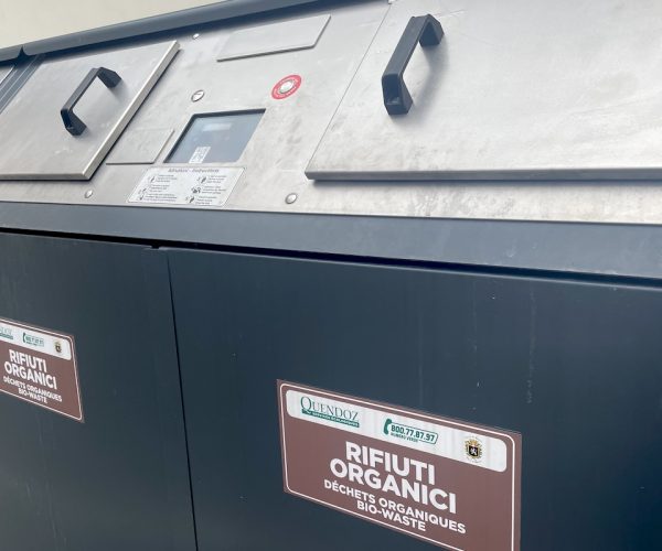 Bidoni - immondizia - rifiuti - differenziata - Aosta