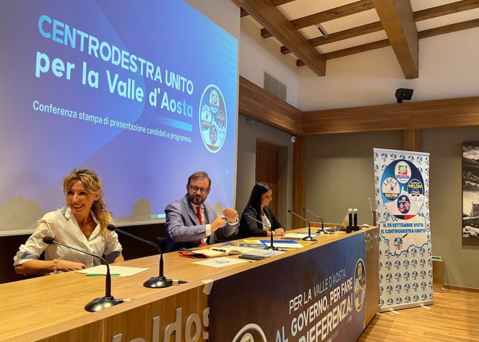 Nicoletta Spelgatti, Stefano Aggravi e Emily Rini alla presentazione della lista centrodestra unito