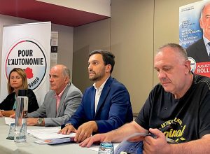 La presentazione della lista Pour l'Autonomie. Da sx: la segretaria politica Stefania Nardi, il candidato al Senato Augusto Rollandin, il consigliere regionale Marco Carrel ed il presidente del movimento Aldo Di Marco