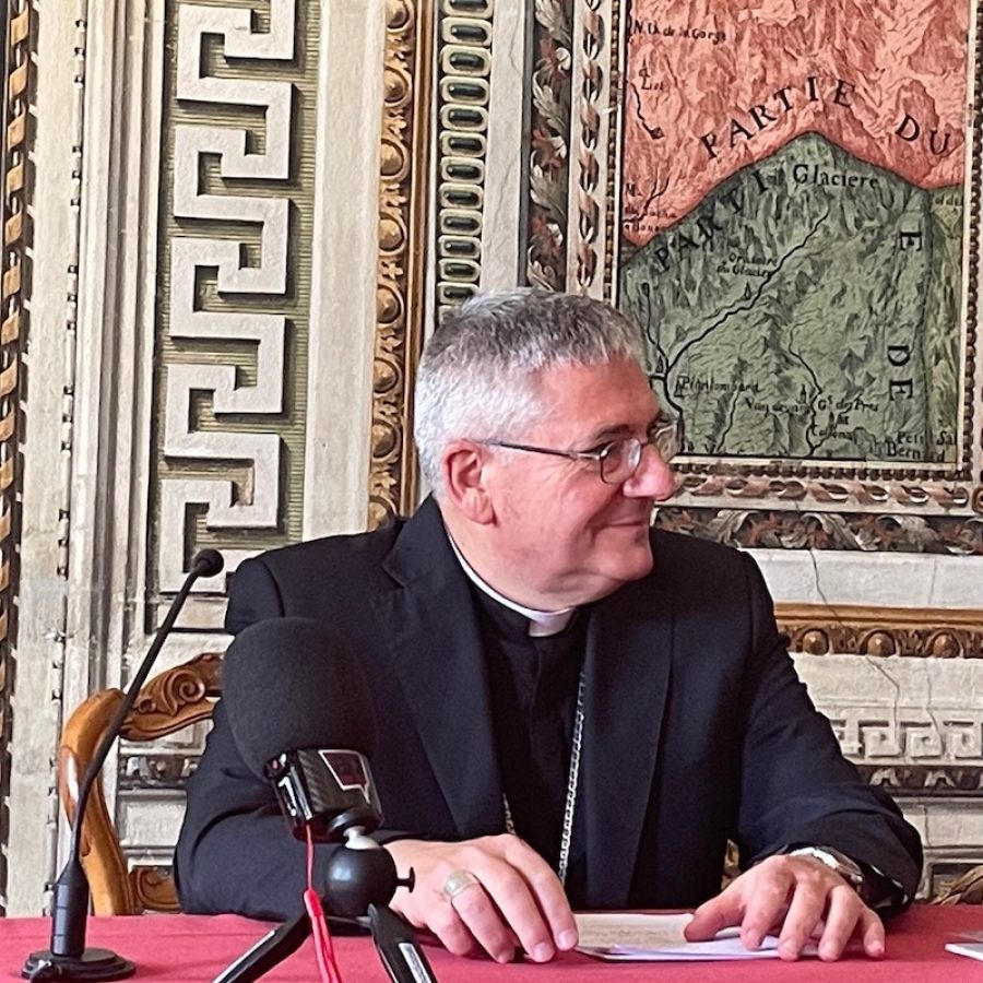 Monsignor Franco Lovignana, vescovo di Aosta