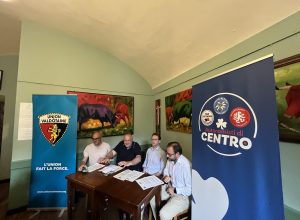 Uv e autonomisti di centro