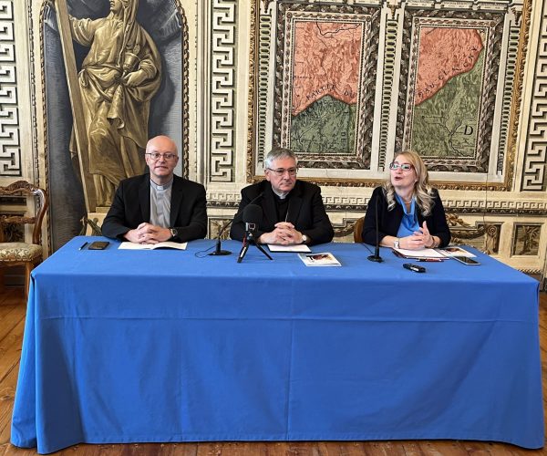 Da sinistra Don Fabio Brédy, Monsignor Franco Lovignana e Vanna Balducci