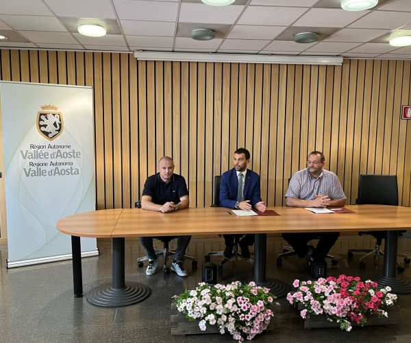 Da sinistra Alberto Levi, Marco Carrel e Stefano Celi alla presentazione del “Mondial des Vins extrèmes”