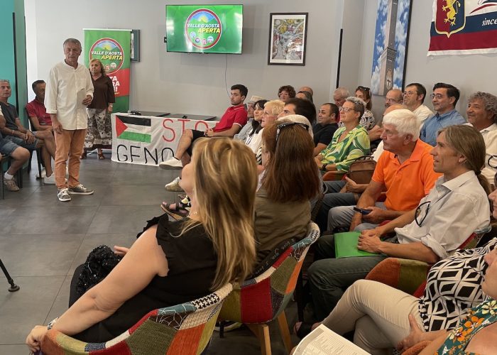 Alcuni candidati della lista di Valle d'Aosta Aperta alle Regionali 2025
