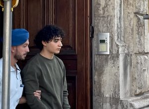 Sohaib Teima fuori dal tribunale di Aosta