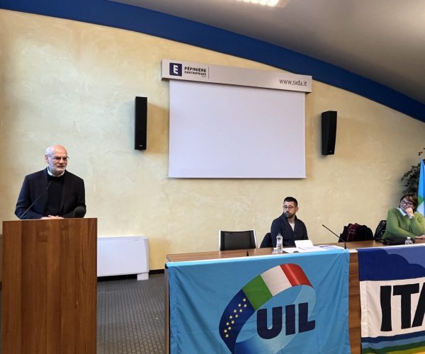 Da sinistra Raimondo Pancrazio, Pasqualino Gallicchio e Ramira Bizzotto all’assemblea UIL dedicata al lavoro frontaliero