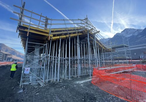 La sottostazione del capoluogo per l'elettrificazione della linea Aosta-Ivrea