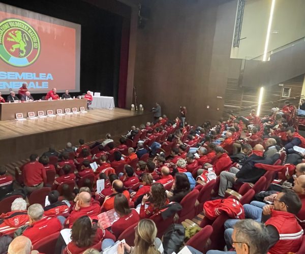 L'assemblea dei maestri di sci
