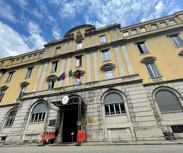 Il Tribunale di Aosta