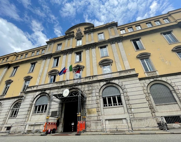 Il Tribunale di Aosta