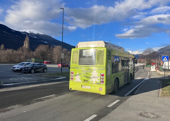 Il parcheggio in località Croix-Noire - navetta - autobus