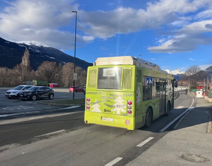 Il parcheggio in località Croix-Noire - navetta - autobus