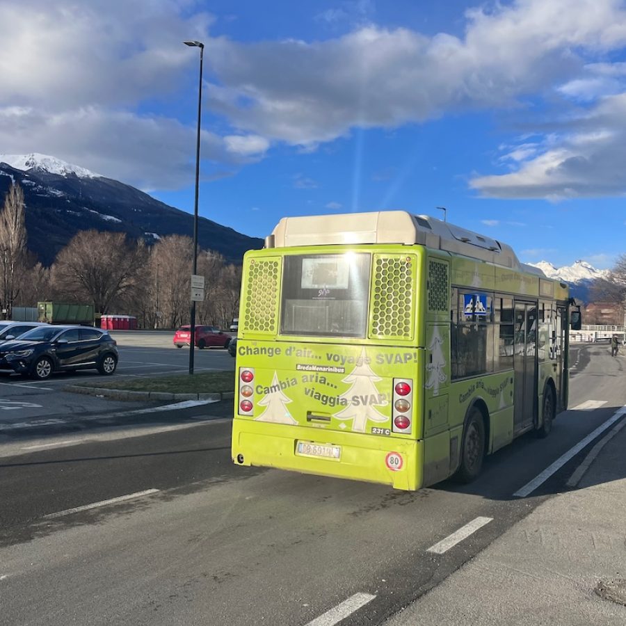 Il parcheggio in località Croix-Noire - navetta - autobus