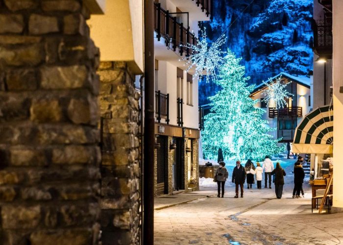 l Centro di Courmayeur foto Facebook Courmayeur Mont Blanc