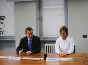 Il Commissario Pescarmona e la dirigente di Malattie infettive Silvia Magnani