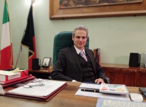 Il Sindaco di Aosta Gianni Nuti - Foto Twitter Comune di Aosta