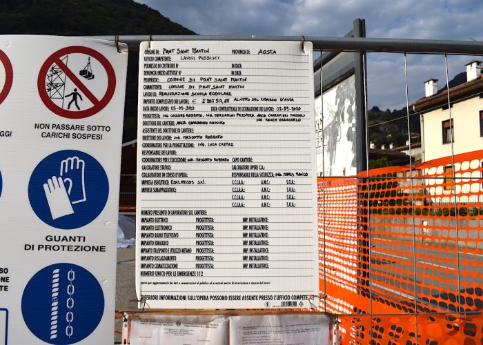 Il cantiere della scuola prefabbricata di Pont-Saint-Martin