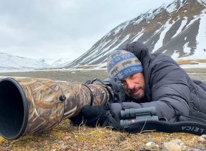 Il fotografo Stefano Unterthiner alle Isole Svalbard. Fonte: Stefano Unterthiner.