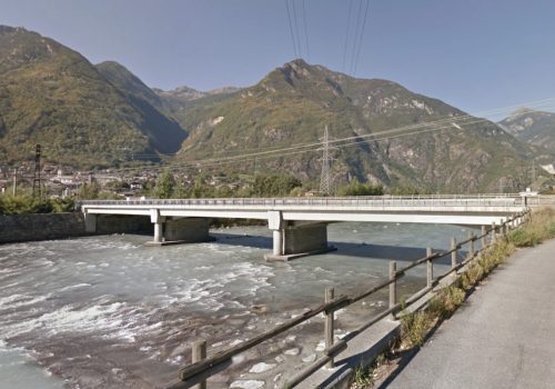 Il ponte sulla Dora Baltea tra Verrès e Issogne Il ponte sulla Dora Baltea tra Verrès e Issogne