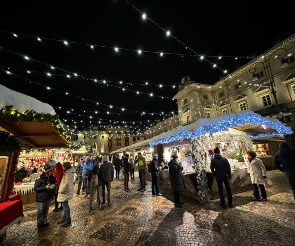 Inaugurazione Marché Vert Noel in Piazza Chanoux